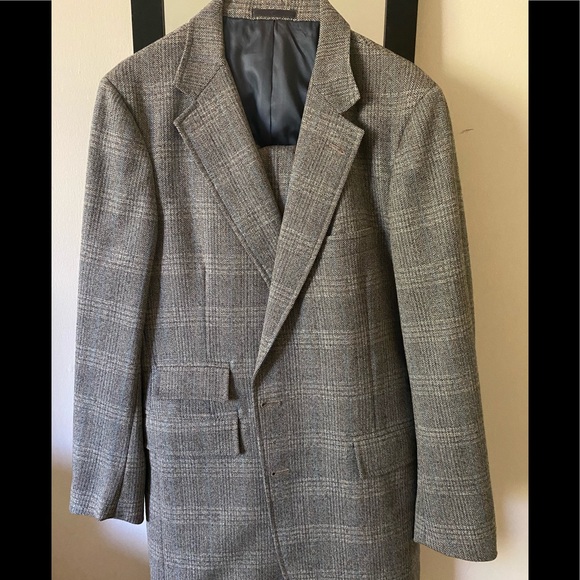 Suit - Picture 1 of 6